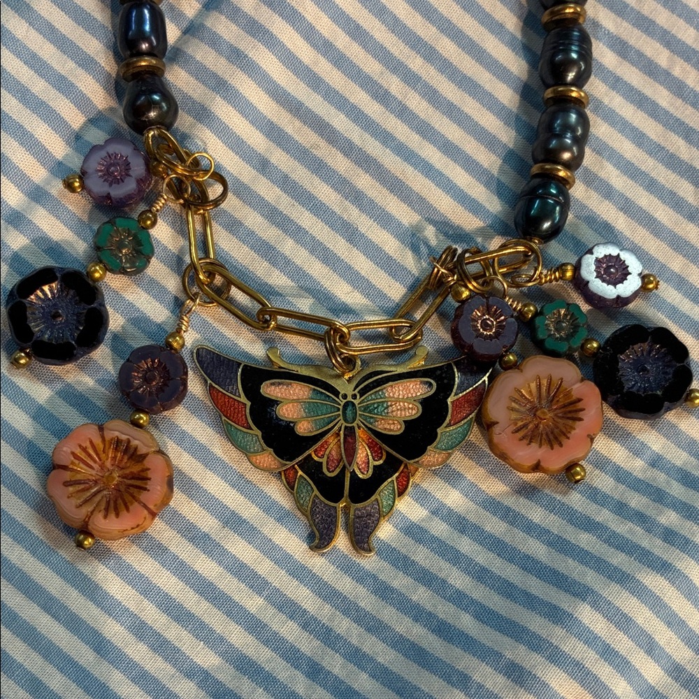 Butterfly Pendant Necklace with Floral Accents 🦋🦋🦋